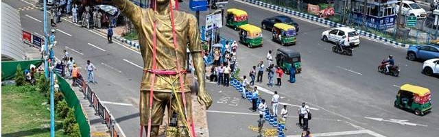 “足球之神”梅西的铜像在印度设置6个月后被拆除，原因引发猜测