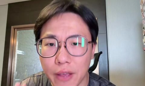 解说：本场吹罚尺度变严对马刺有利 文班&amp;凯尔登&amp;哈珀都太出色了