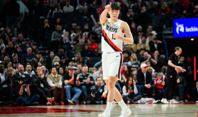 开云体育-杨瀚森谈第一年打NBA感受：快 转换快&amp;节奏快&amp;要不停地折返跑